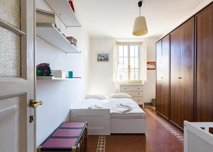 Piazza Mazzini Apartment *