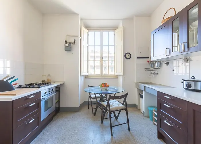 Piazza Mazzini Apartment *